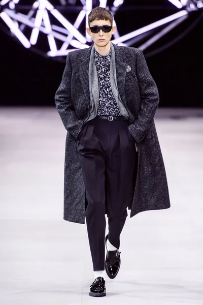 Look 27